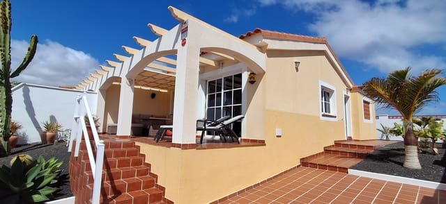 2 chambre Bungalow à vendre à Caleta de Fuste, Antigua avec piscine garage - 320 000 € (Ref: 9685526)