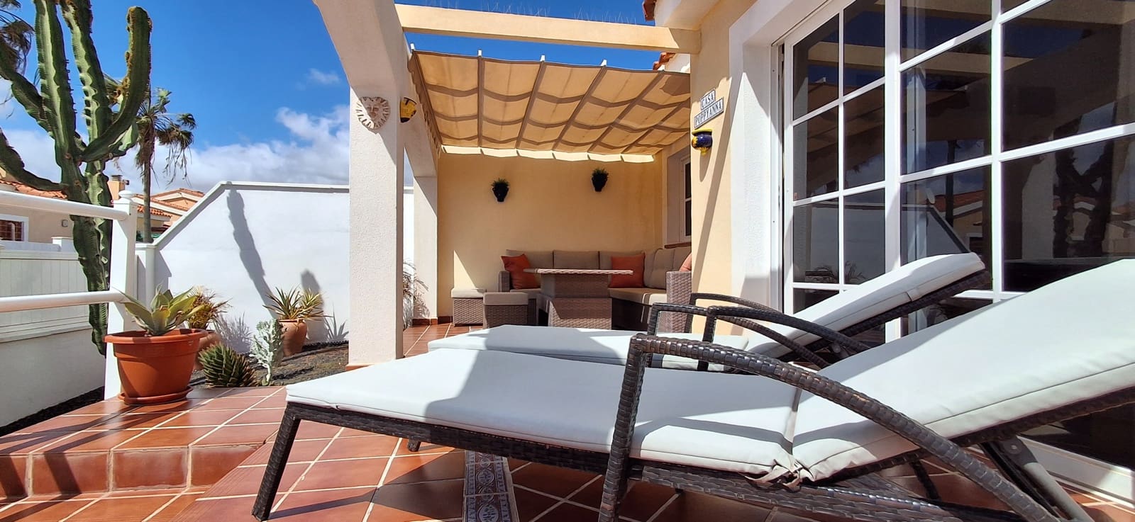 2 chambre Bungalow à vendre à Caleta de Fuste avec piscine garage - 320 000 € (Ref: 9685526)