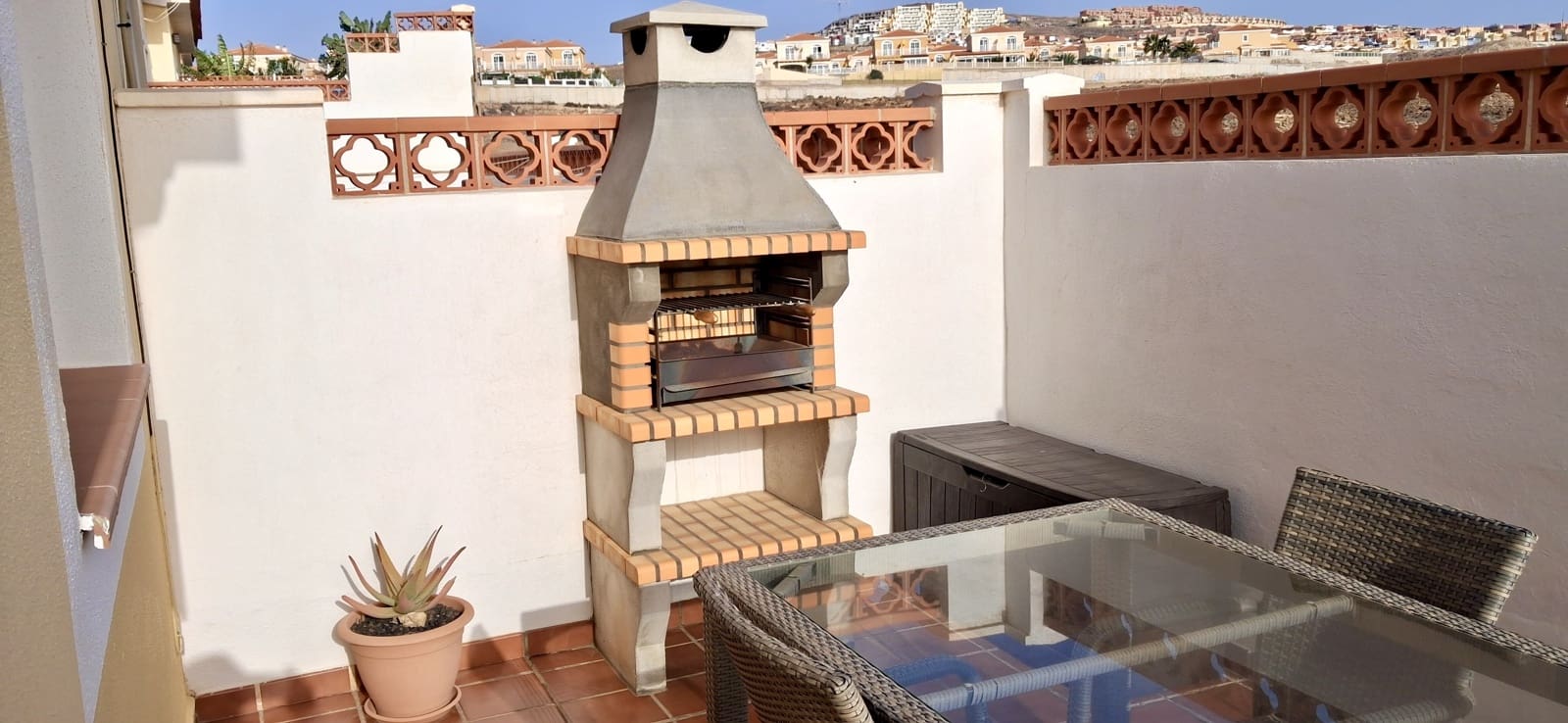 2 chambre Bungalow à vendre à Caleta de Fuste avec piscine garage - 320 000 € (Ref: 9685526)