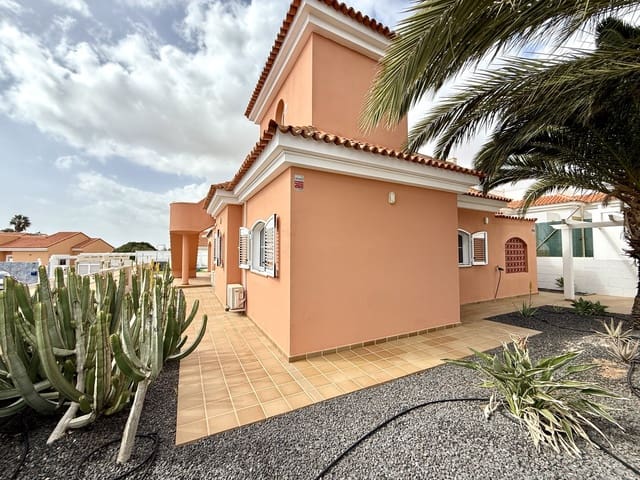 4 Zimmer Villa zu verkaufen in Caleta de Fuste, Antigua mit Pool Garage - 520.000 € (Ref: 9685527)