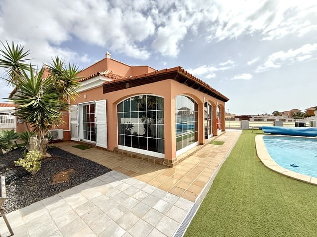 4 Zimmer Villa zu verkaufen in Caleta de Fuste, Antigua mit Pool Garage - 520.000 € (Ref: 9685527)