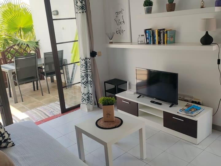 1 Zimmer Bungalow zu verkaufen in Caleta de Fuste mit Pool - 158.000 € (Ref: 9723580)