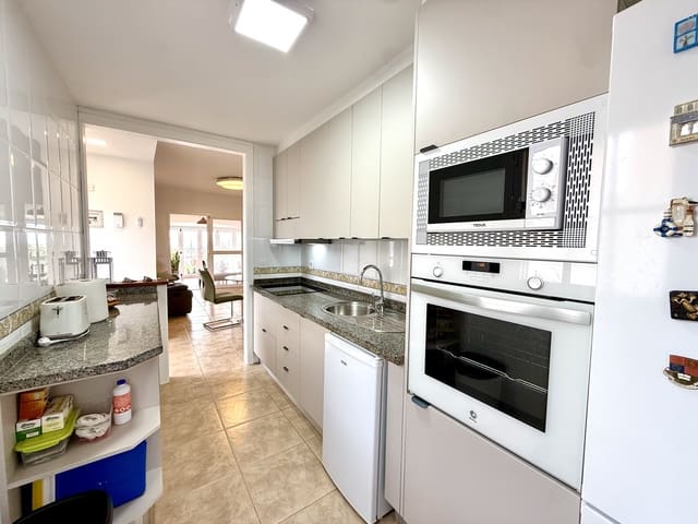 2 Zimmer Apartment zu verkaufen in Caleta de Fuste, Antigua mit Pool Garage - 380.000 € (Ref: 9723581)