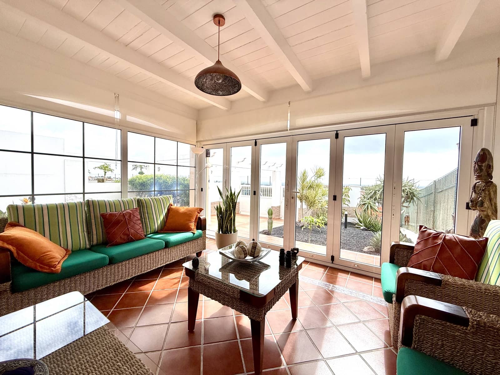 2 bedroom Apartment for sale in Caleta de Fuste with pool garage - € 380,000 (Ref: 9723581)