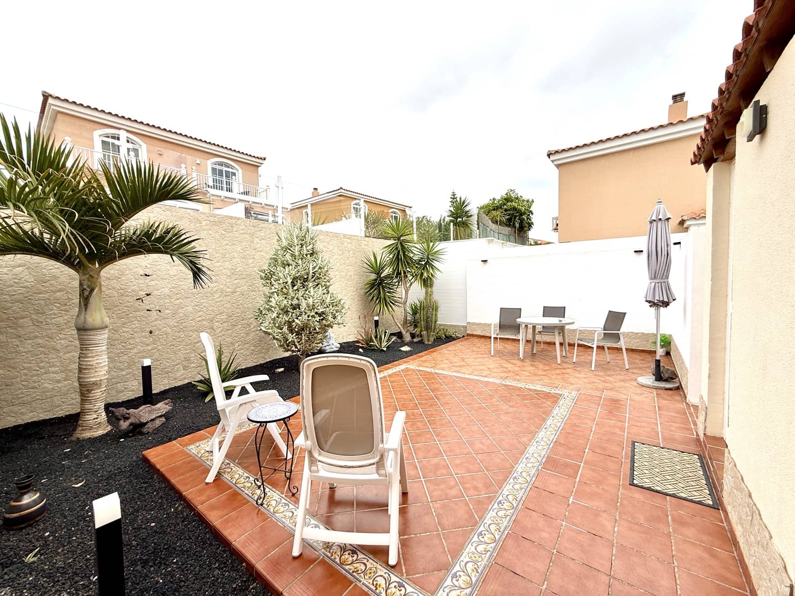 2 bedroom Apartment for sale in Caleta de Fuste with pool garage - € 380,000 (Ref: 9723581)