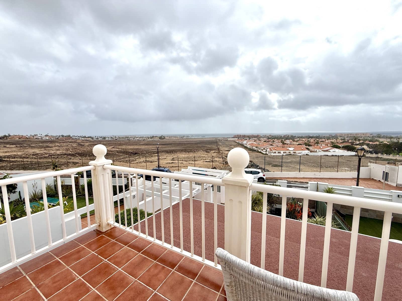 2 bedroom Apartment for sale in Caleta de Fuste with pool garage - € 350,000 (Ref: 9723581)