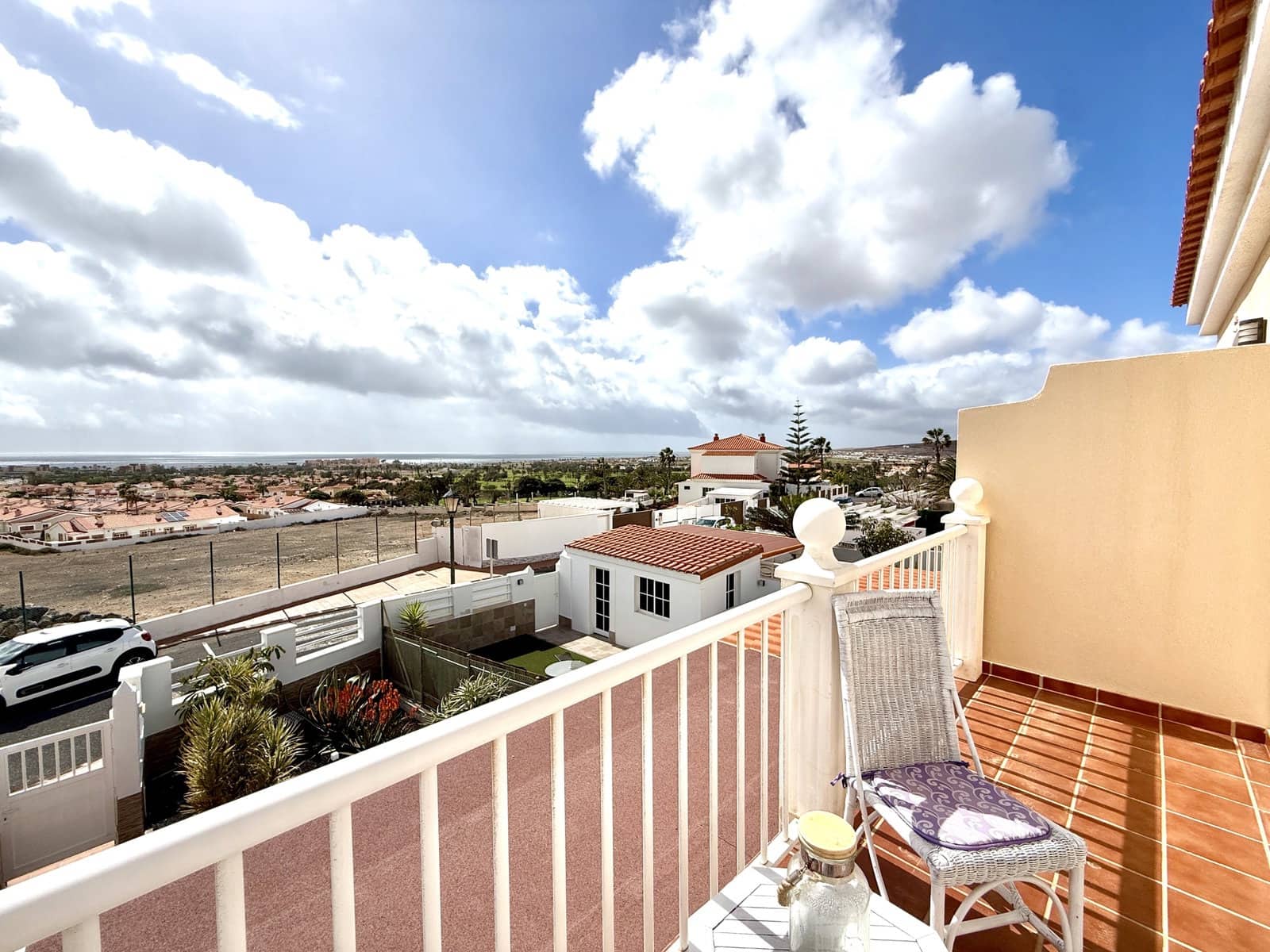 2 bedroom Apartment for sale in Caleta de Fuste with pool garage - € 350,000 (Ref: 9723581)