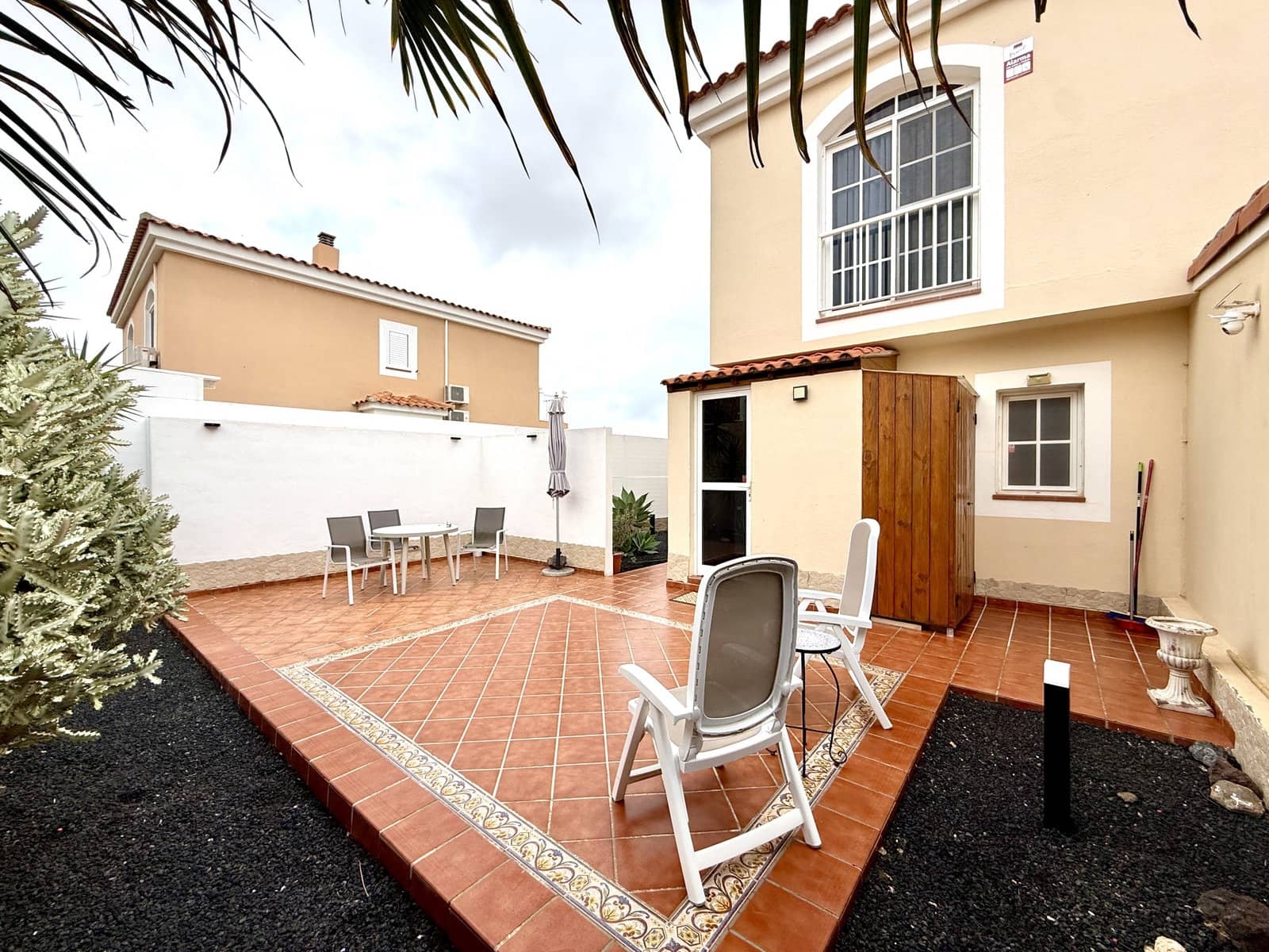 2 bedroom Apartment for sale in Caleta de Fuste with pool garage - € 350,000 (Ref: 9723581)