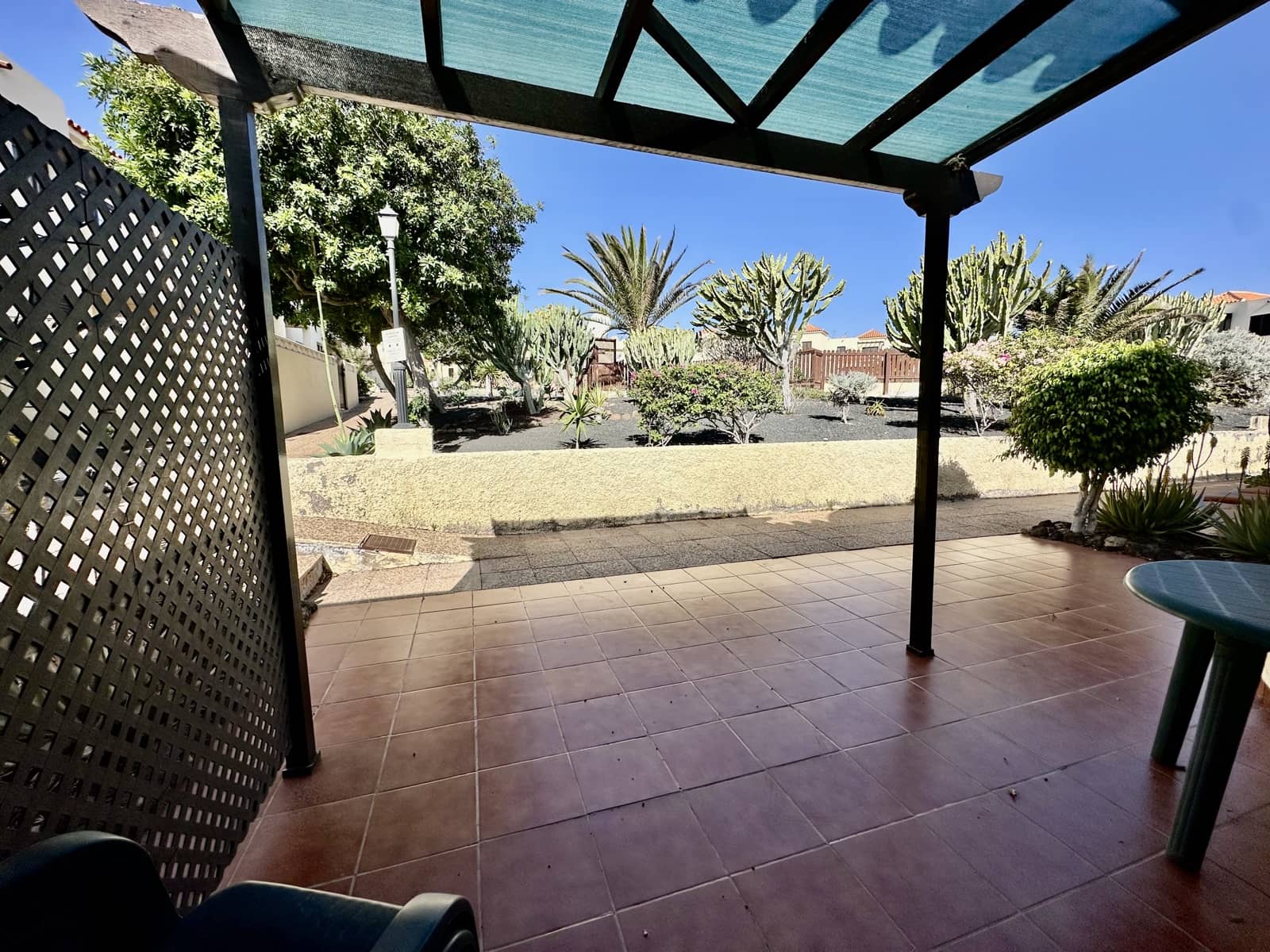 2 bedroom Bungalow for sale in Caleta de Fuste with pool - € 235,000 (Ref: 9730866)