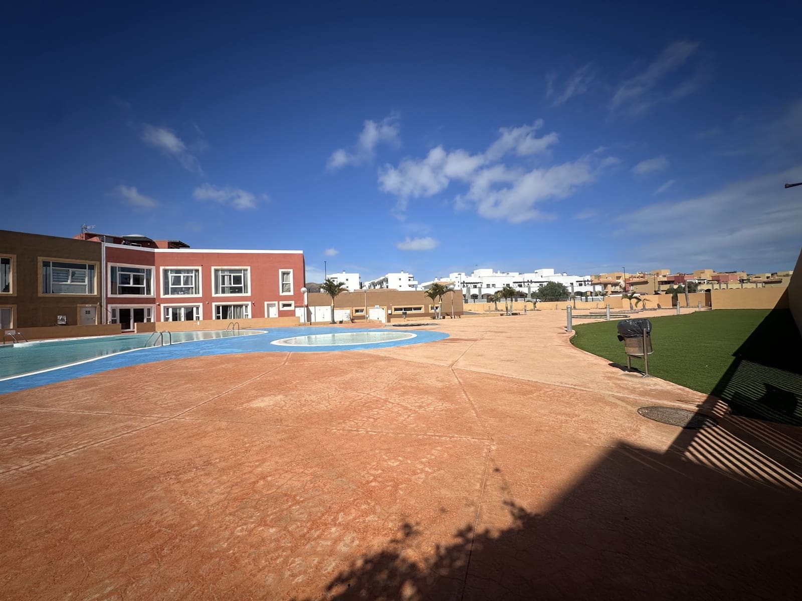 1 bedroom Commercial for sale in Corralejo - € 155,000 (Ref: 9730867)