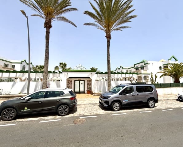 3 sypialnia Dom szeregowy na sprzedaż w Caleta de Fuste, Antigua z basenem - 310 000 € (Ref: 9779931)