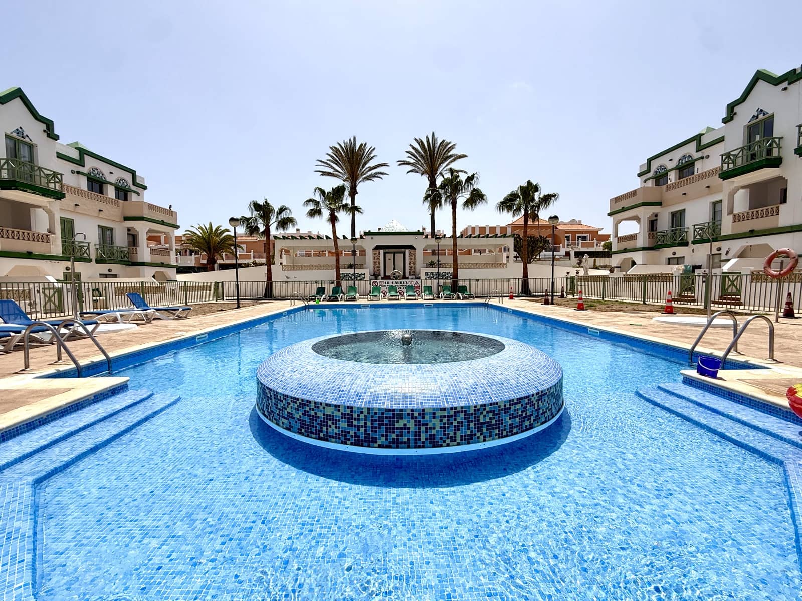 3 camera da letto Villetta a Schiera in vendita in Caleta de Fuste con piscina - 310.000 € (Rif: 9779931)