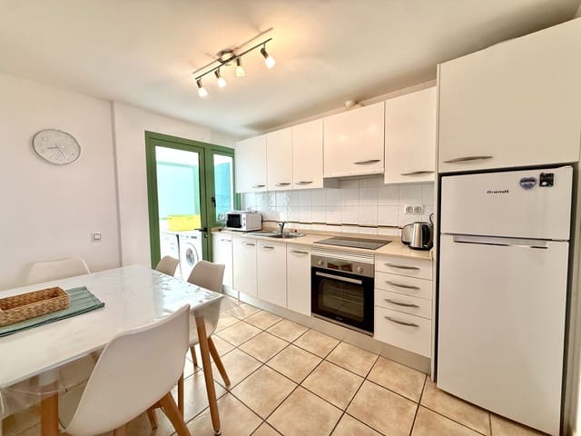 3 slaapkamer Rijtjeshuis te koop in Caleta de Fuste, Antigua met zwembad - € 295.000 (Ref: 9779931)