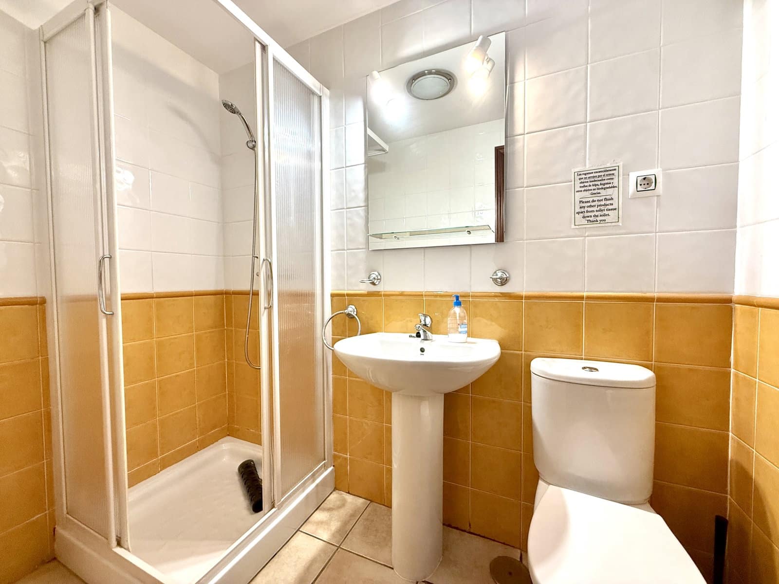 3 makuuhuone Rivitalo myytävänä paikassa Caleta de Fuste mukana uima-altaan - 295 000 € (Ref: 9779931)