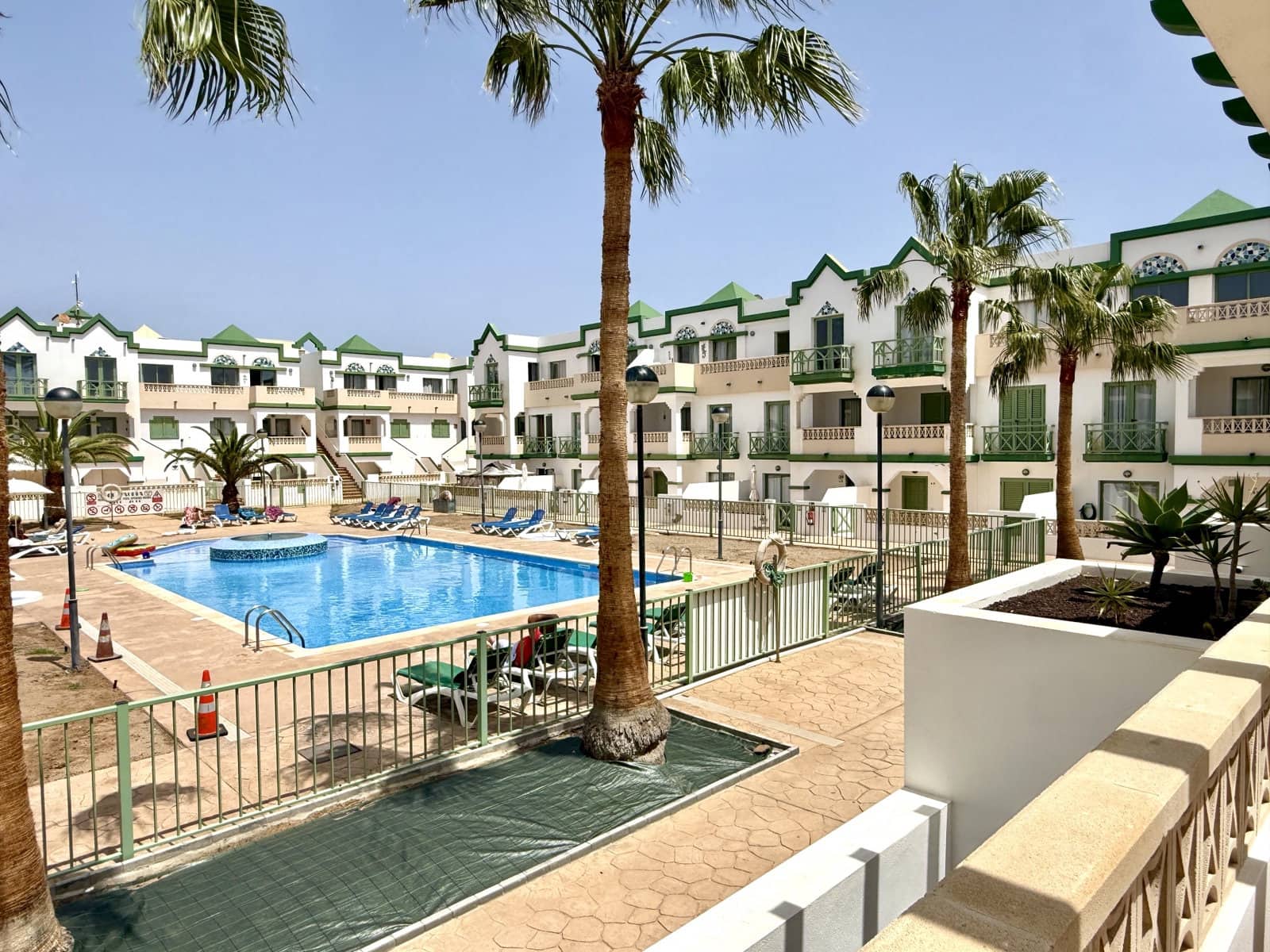 3 sypialnia Apartament na sprzedaż w Caleta de Fuste z basenem - 310 000 € (Ref: 9787590)