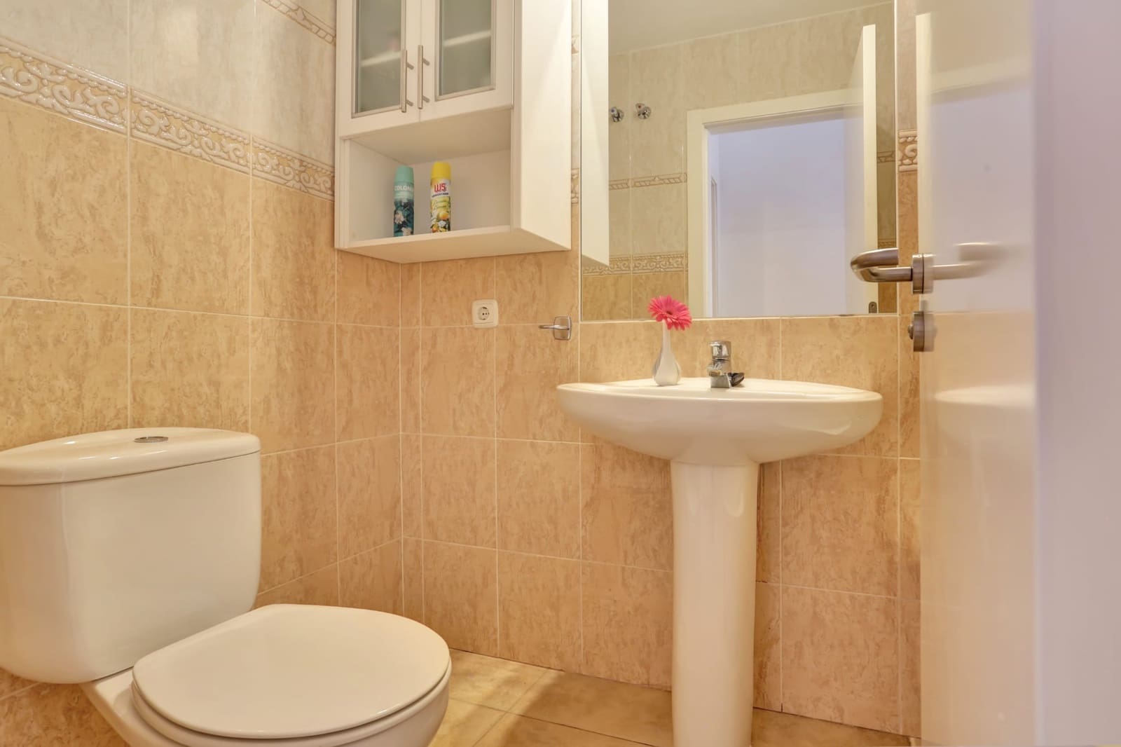 3 slaapkamer Appartement te koop in Caleta de Fuste met zwembad garage - € 380.000 (Ref: 9787591)