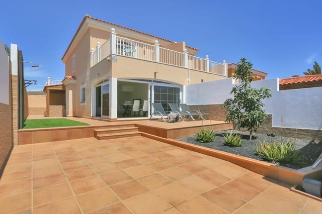 Apartamento de 3 habitaciones en Caleta de Fuste, Antigua en venta con piscina garaje - 380.000 € (Ref: 9787591)