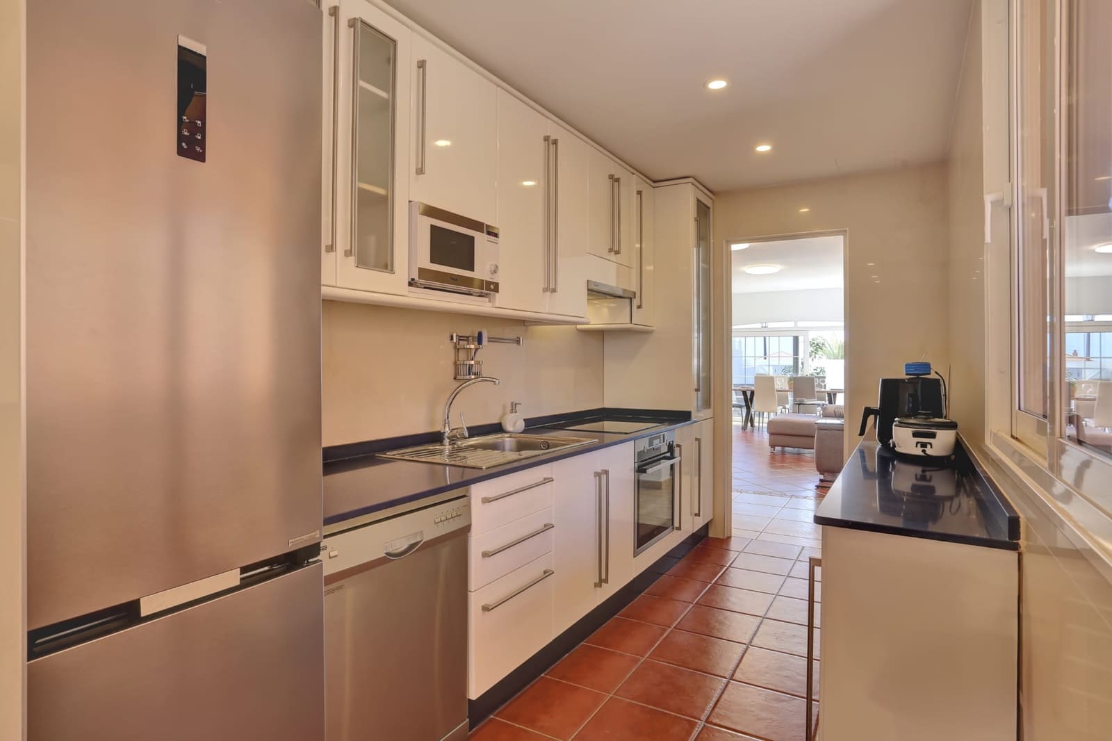 3 slaapkamer Appartement te koop in Caleta de Fuste met zwembad garage - € 380.000 (Ref: 9787591)