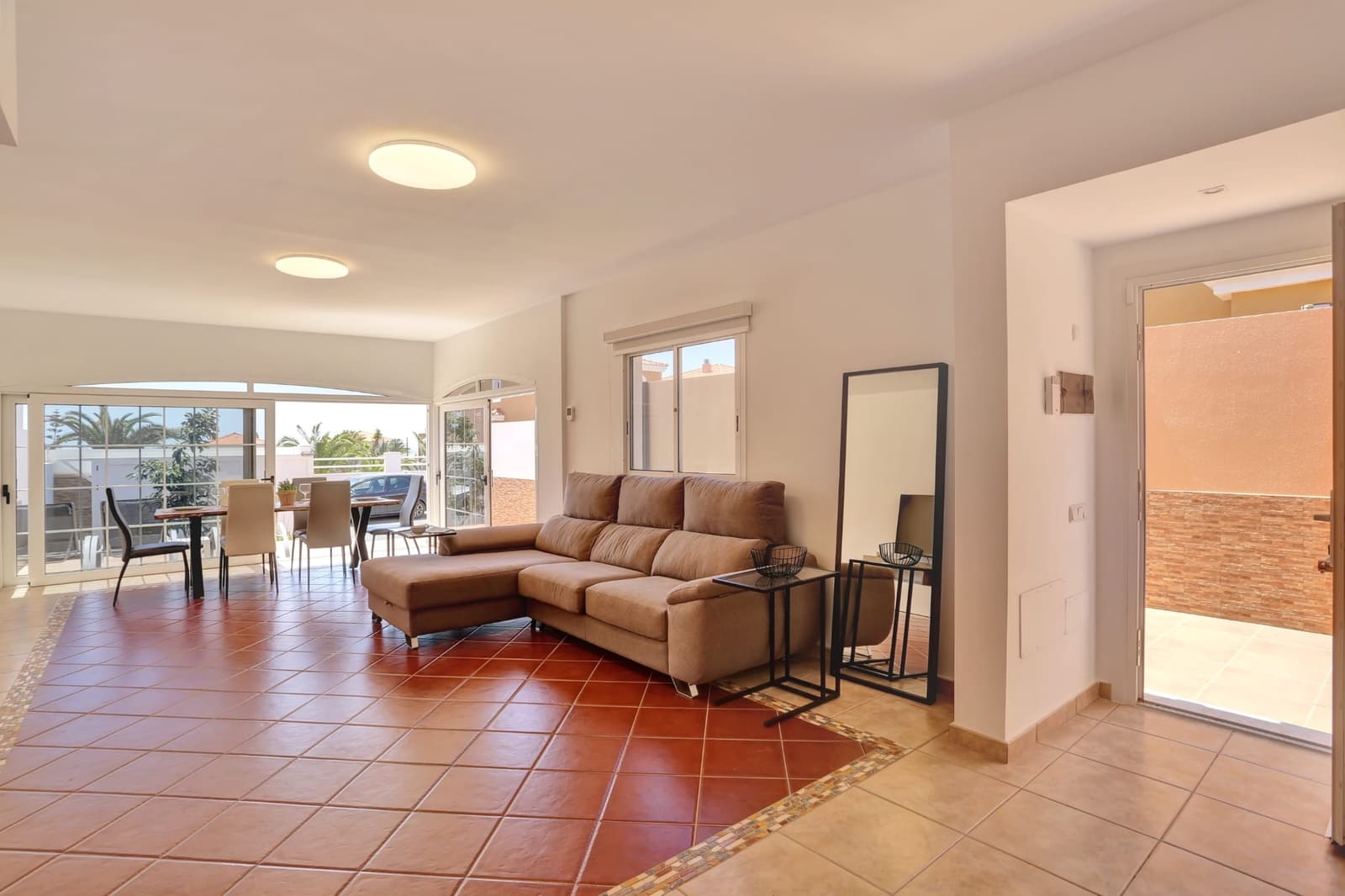 3 slaapkamer Appartement te koop in Caleta de Fuste met zwembad garage - € 380.000 (Ref: 9787591)