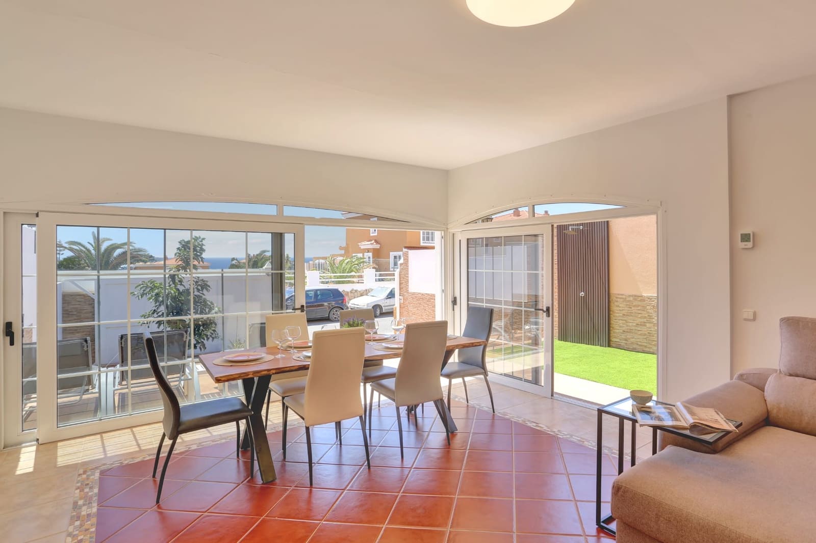 3 slaapkamer Appartement te koop in Caleta de Fuste met zwembad garage - € 380.000 (Ref: 9787591)