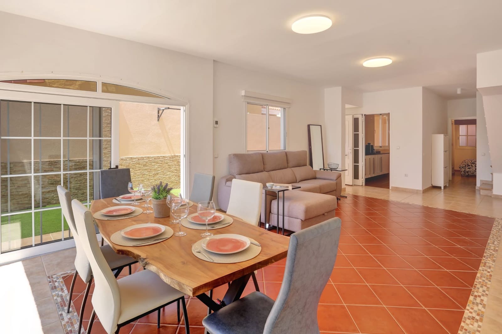 3 slaapkamer Appartement te koop in Caleta de Fuste met zwembad garage - € 380.000 (Ref: 9787591)