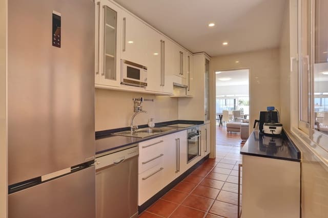 Apartamento de 3 habitaciones en Caleta de Fuste, Antigua en venta con piscina garaje - 380.000 € (Ref: 9787591)