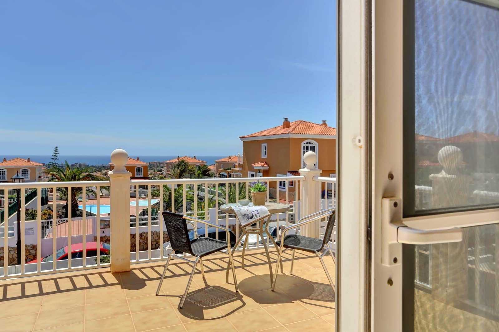 3 slaapkamer Appartement te koop in Caleta de Fuste met zwembad garage - € 380.000 (Ref: 9787591)