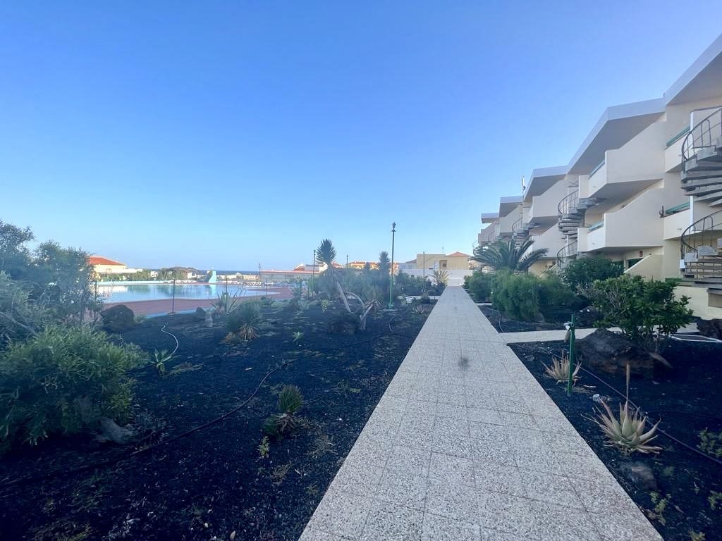 1 bedroom Apartment for sale in Caleta de Fuste with pool - € 125,000 (Ref: 9787850)