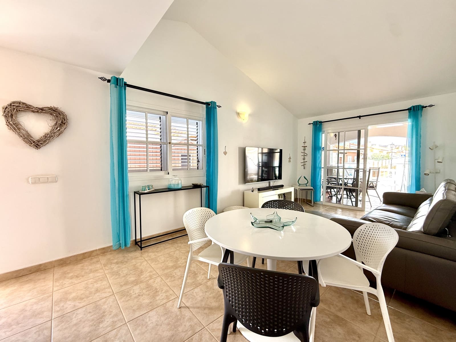 2 chambre Bungalow à vendre à Caleta de Fuste avec piscine - 275 000 € (Ref: 9793741)