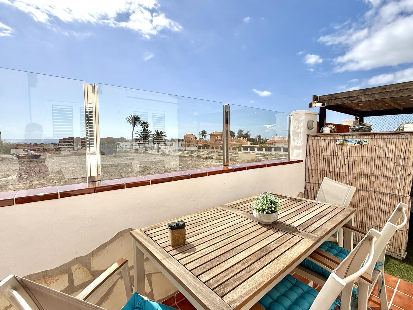 2 chambre Bungalow à vendre à Caleta de Fuste avec piscine - 275 000 € (Ref: 9793741)