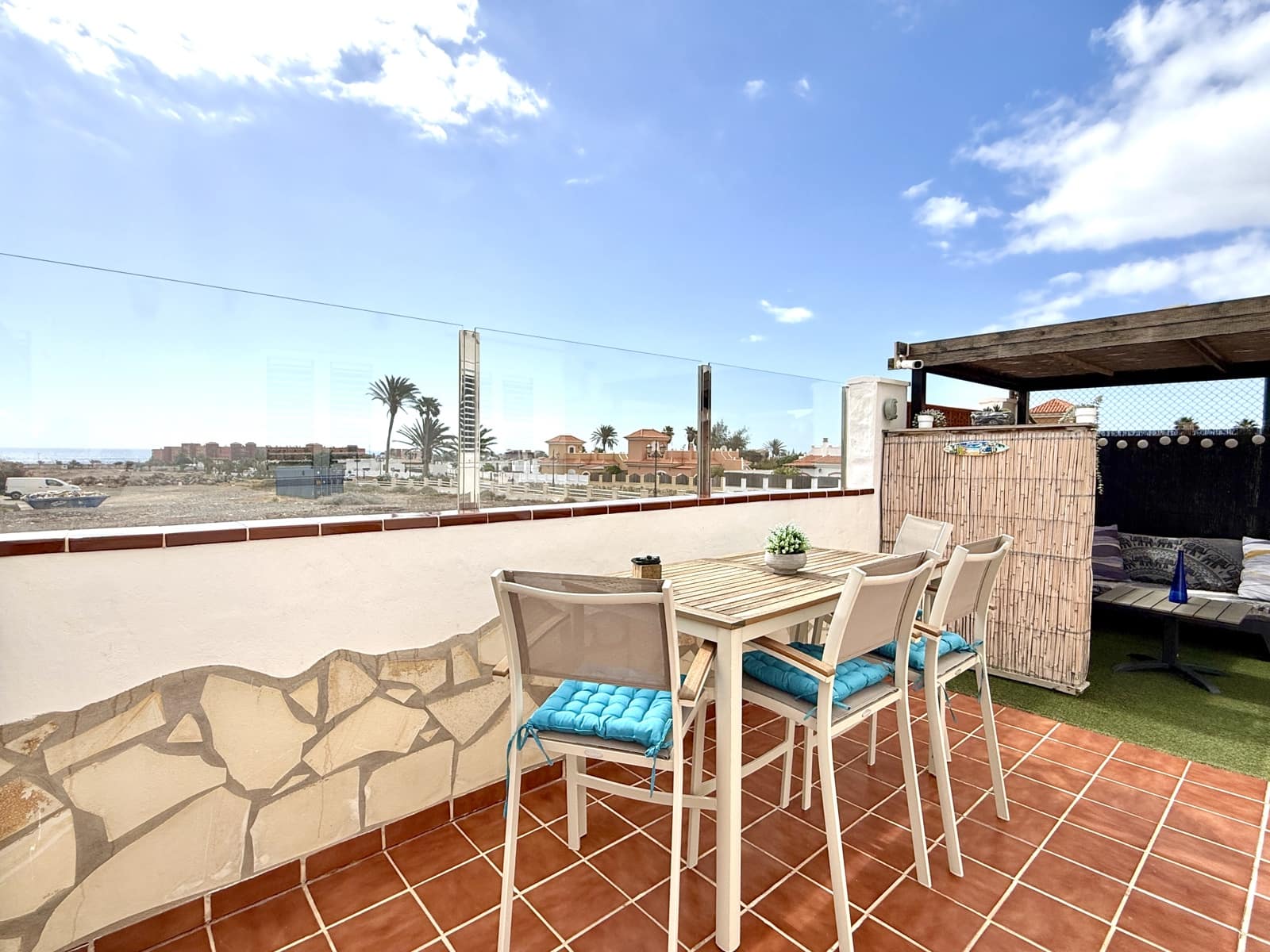 2 chambre Bungalow à vendre à Caleta de Fuste avec piscine - 275 000 € (Ref: 9793741)