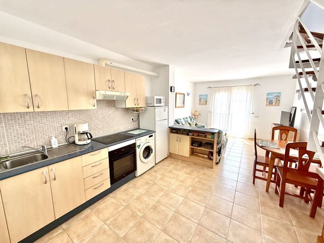 2 slaapkamer Appartement te koop in Costa de Antigua, Antigua met zwembad garage - € 158.000 (Ref: 9821633)