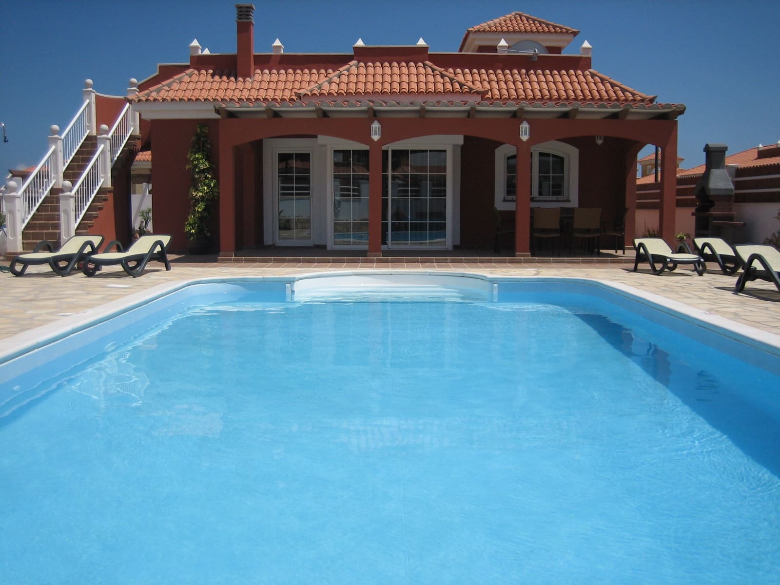 3 bedroom Villa for sale in Caleta de Fuste with pool garage - € 515,000 (Ref: 9827980)