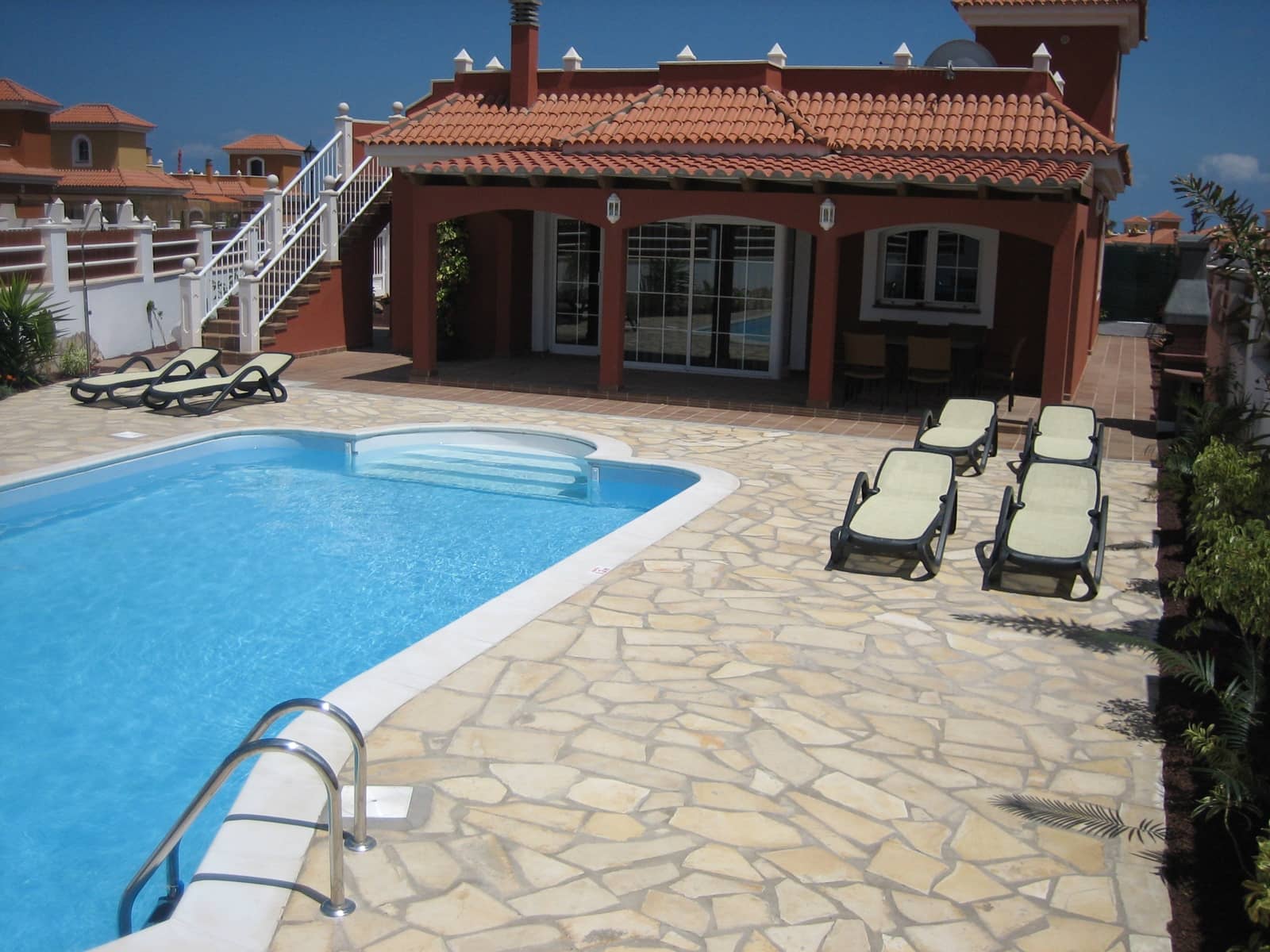 3 bedroom Villa for sale in Caleta de Fuste with pool garage - € 515,000 (Ref: 9827980)