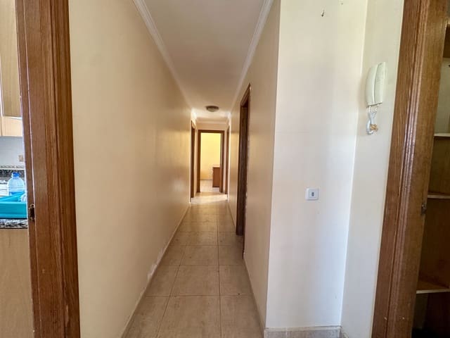 3 soveværelse Lejlighed til salg i Corralejo, La Oliva med garage - € 220.000 (Ref: 9838334)