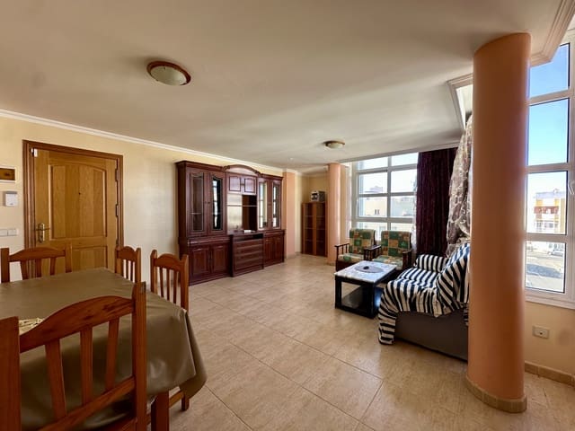 3 soveværelse Lejlighed til salg i Corralejo, La Oliva med garage - € 220.000 (Ref: 9838334)