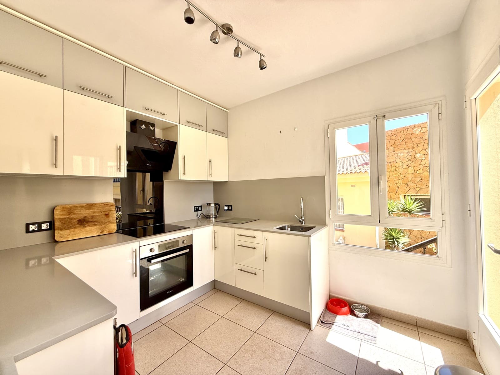 3 Zimmer Apartment zu verkaufen in Caleta de Fuste mit Pool - 275.000 € (Ref: 9877514)