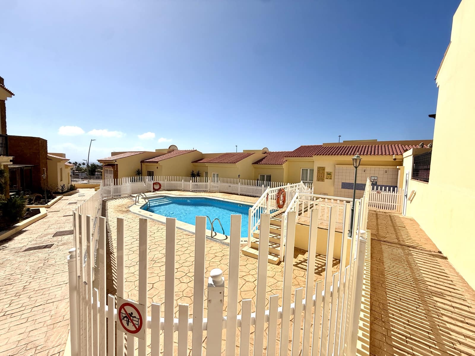 3 Zimmer Apartment zu verkaufen in Caleta de Fuste mit Pool - 275.000 € (Ref: 9877514)