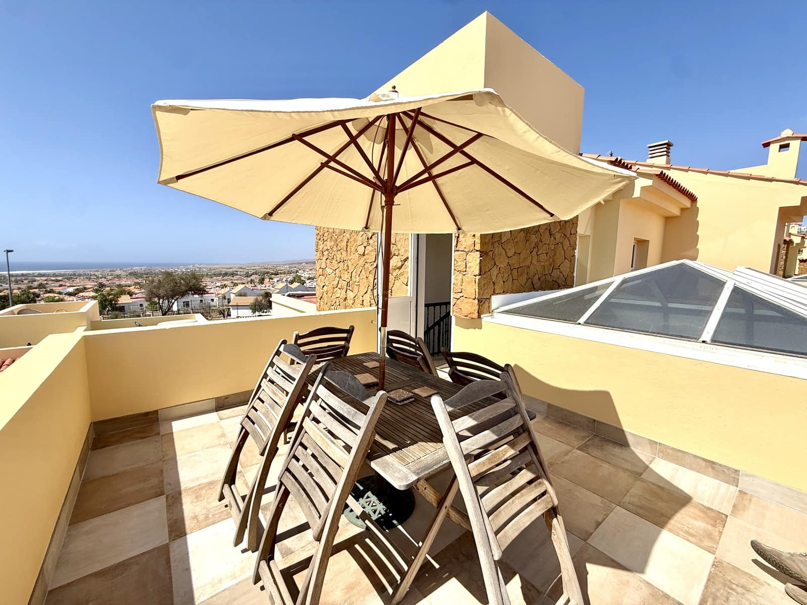 3 Zimmer Apartment zu verkaufen in Caleta de Fuste mit Pool - 275.000 € (Ref: 9877514)