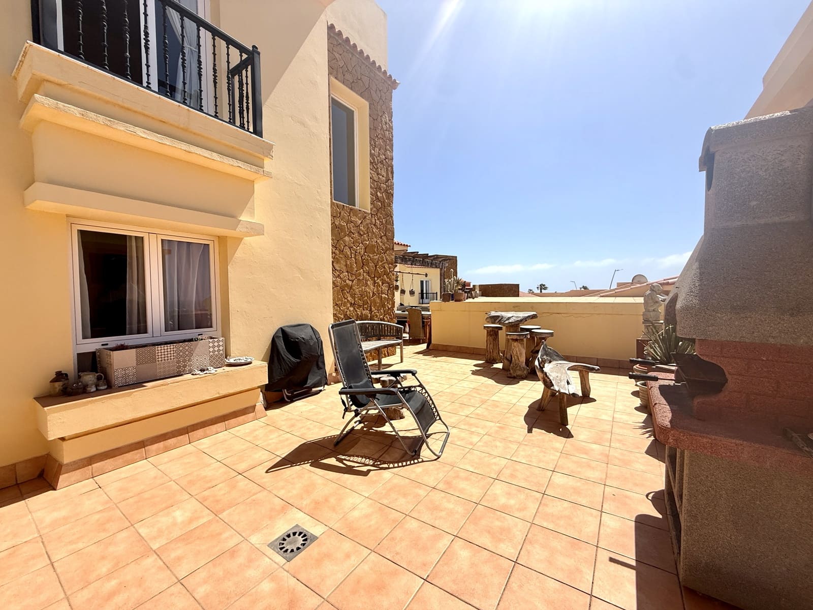 3 Zimmer Apartment zu verkaufen in Caleta de Fuste mit Pool - 275.000 € (Ref: 9877514)