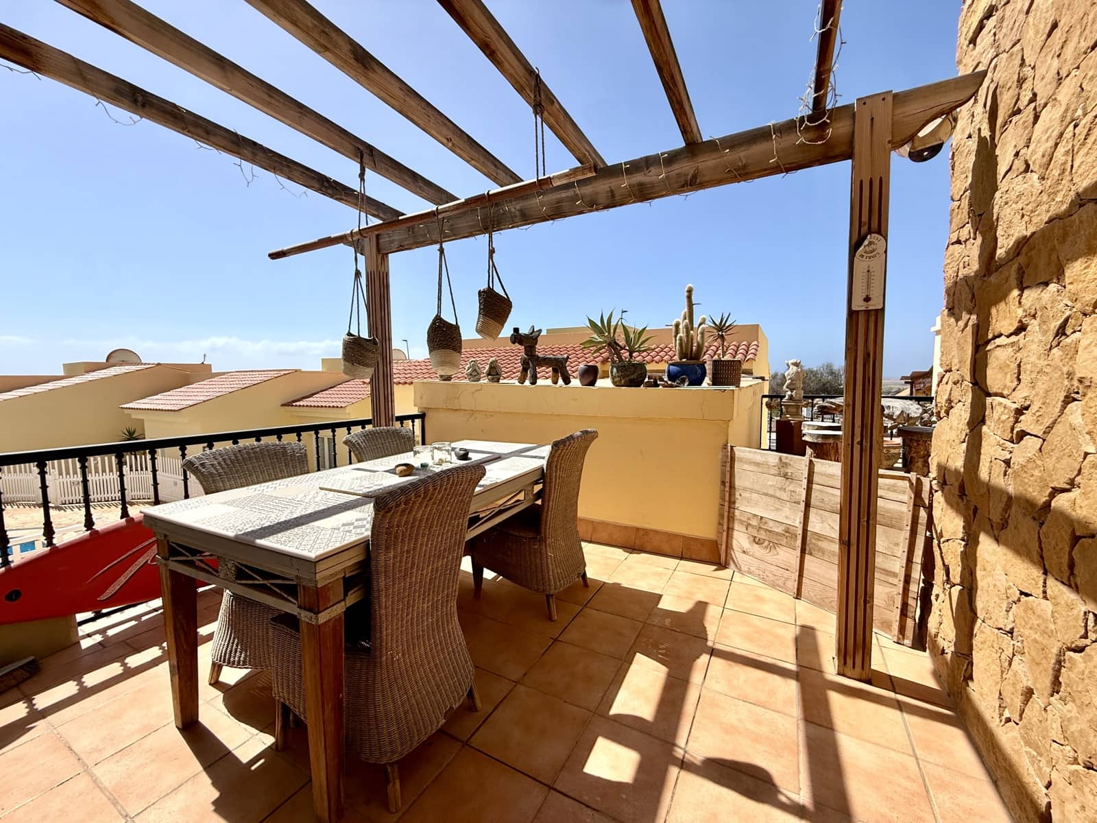 3 Zimmer Apartment zu verkaufen in Caleta de Fuste mit Pool - 275.000 € (Ref: 9877514)