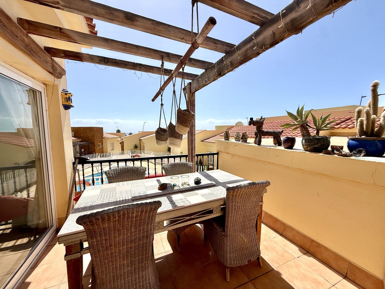 3 Zimmer Apartment zu verkaufen in Caleta de Fuste mit Pool - 275.000 € (Ref: 9877514)