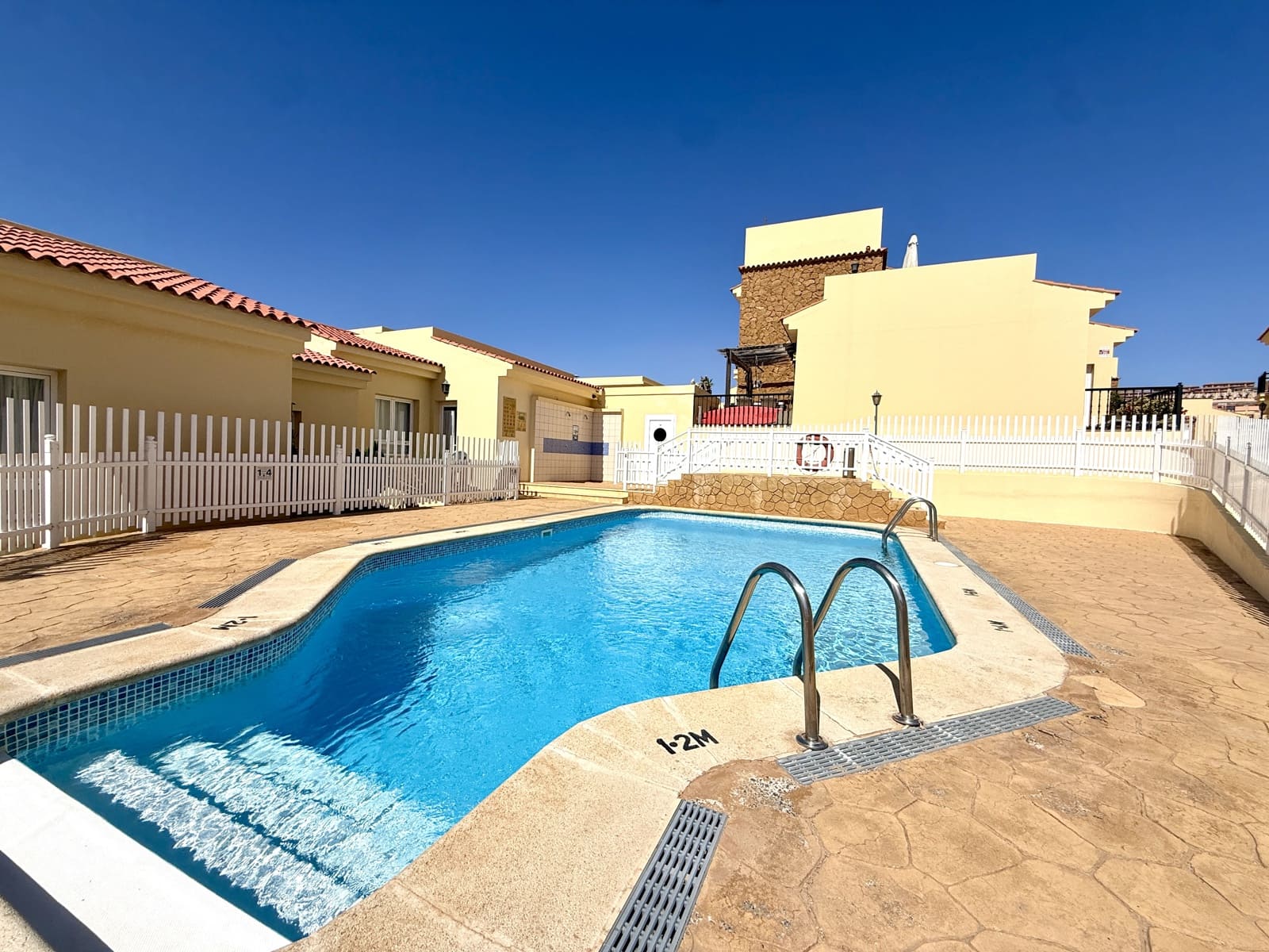 3 Zimmer Apartment zu verkaufen in Caleta de Fuste mit Pool - 275.000 € (Ref: 9877514)