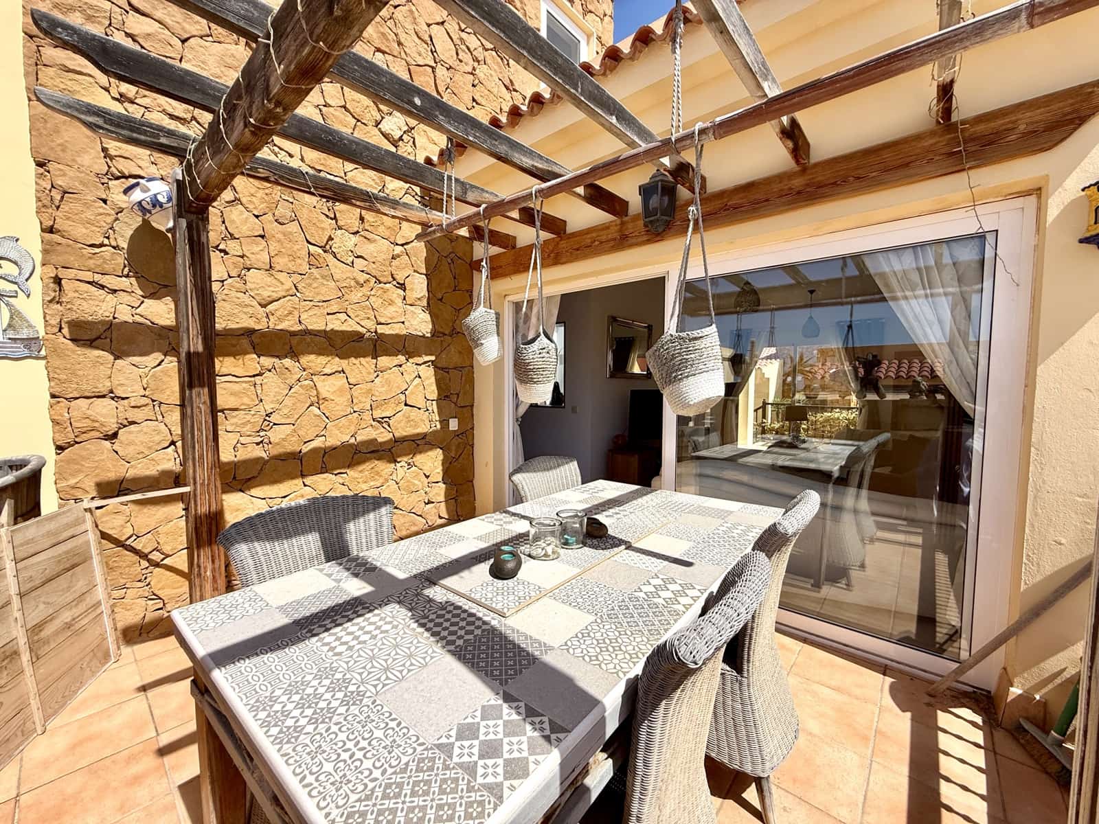 3 Zimmer Apartment zu verkaufen in Caleta de Fuste mit Pool - 275.000 € (Ref: 9877514)