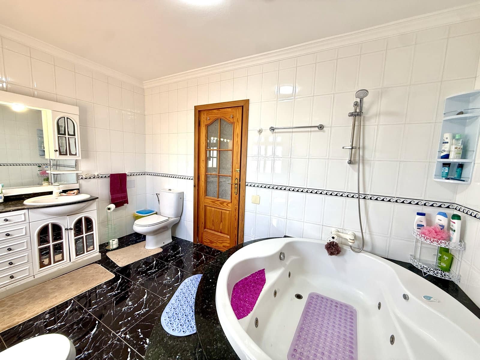 4 bedroom Villa for sale in Caleta de Fuste with pool garage - € 850,000 (Ref: 9877819)
