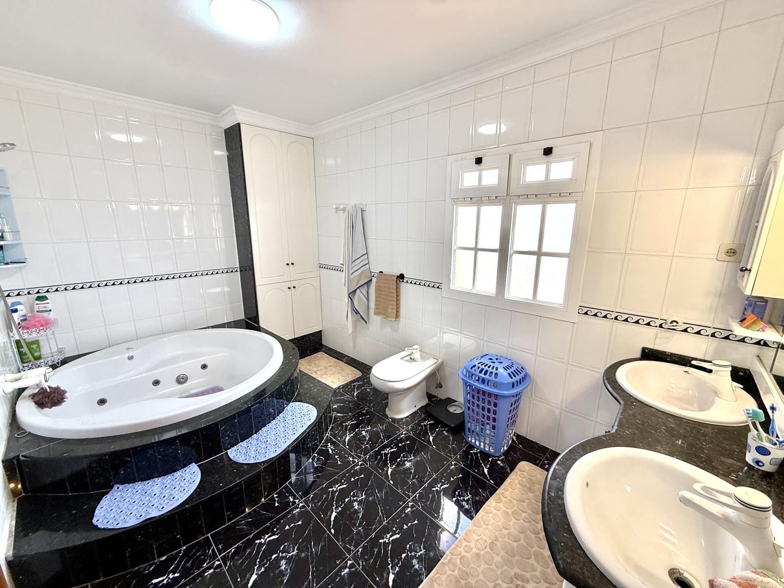 4 bedroom Villa for sale in Caleta de Fuste with pool garage - € 850,000 (Ref: 9877819)