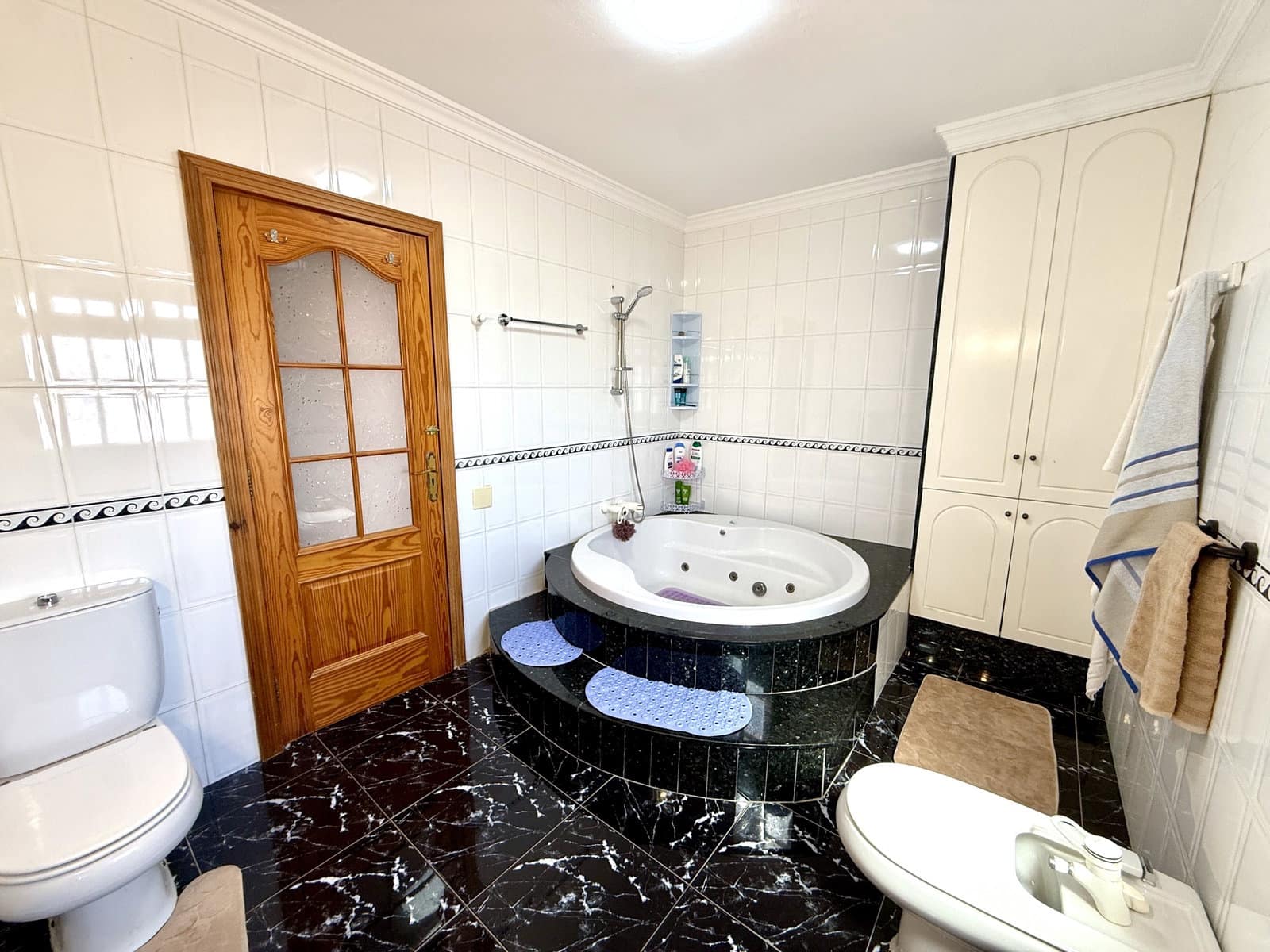 4 bedroom Villa for sale in Caleta de Fuste with pool garage - € 850,000 (Ref: 9877819)