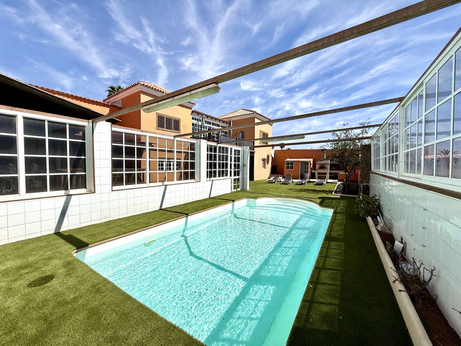 4 bedroom Villa for sale in Caleta de Fuste with pool garage - € 850,000 (Ref: 9877819)