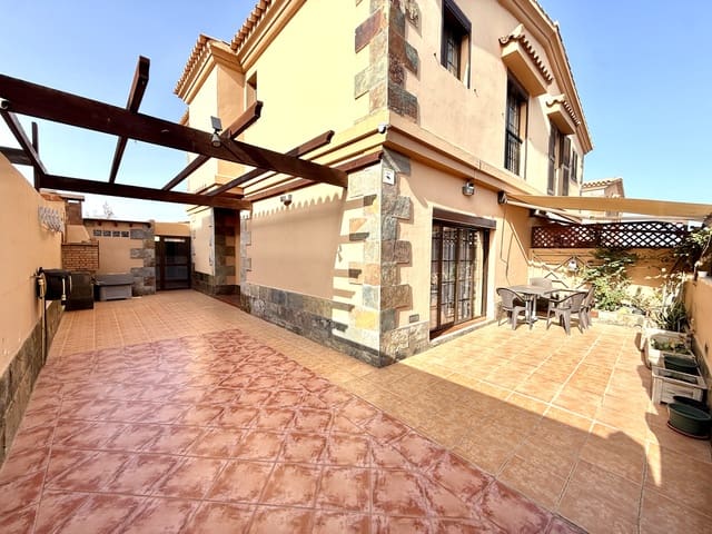 3 bedroom Apartment for sale in Puerto del Rosario - € 325,000 (Ref: 9897479)