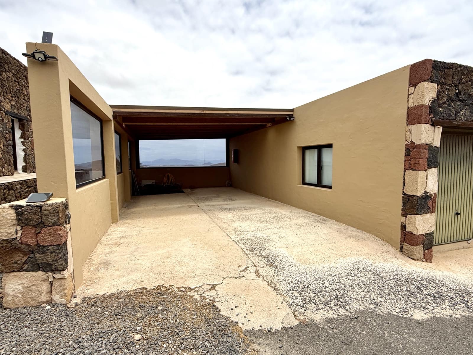 3 bedroom Villa for sale in Villaverde with pool - € 895,000 (Ref: 9937045)
